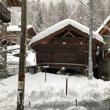 Chalet Cretaz